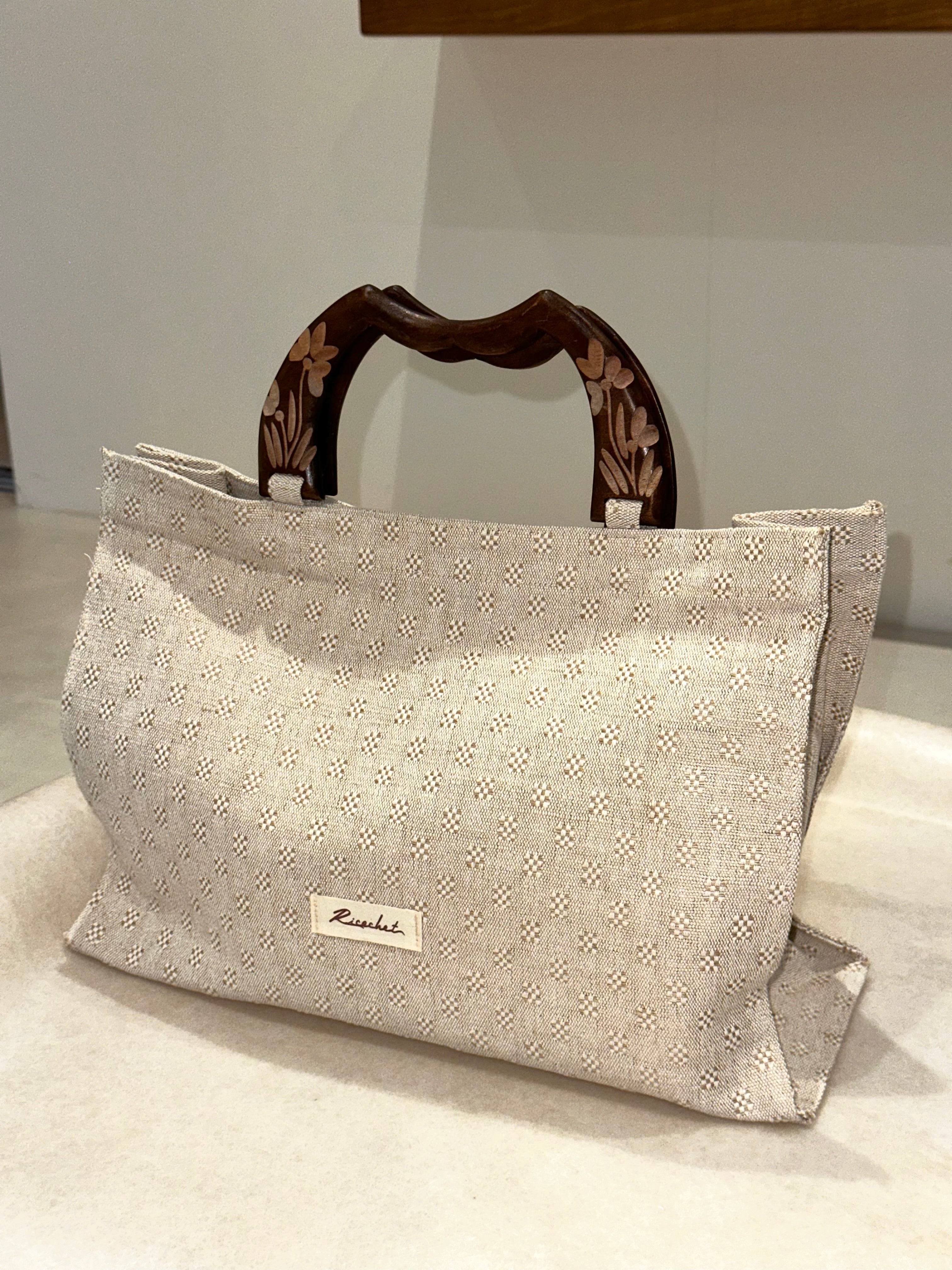 Bahiti wood handle bag