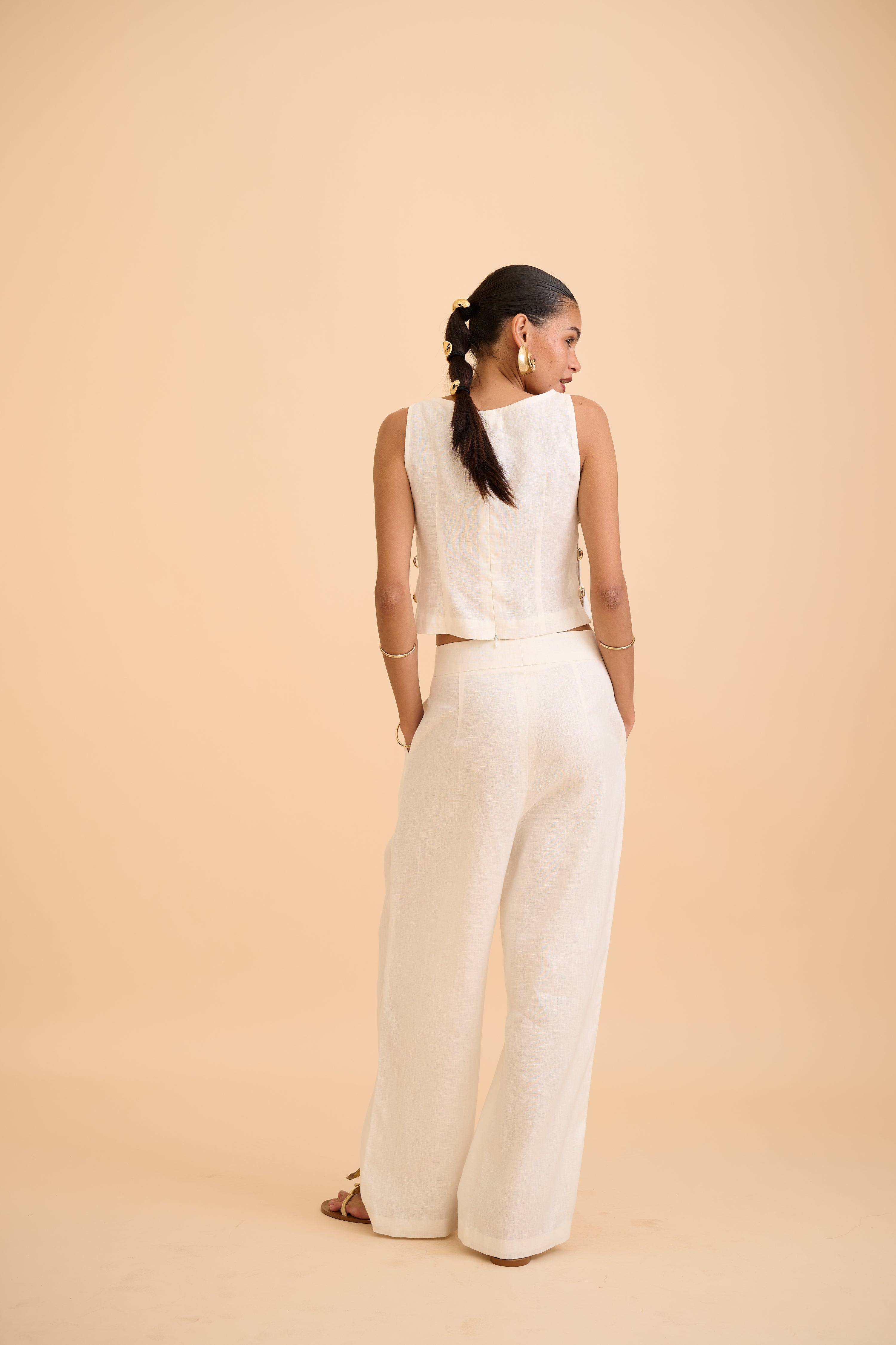 LUNE CUT-OUT TOP